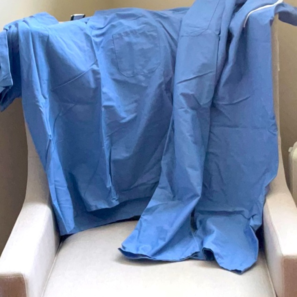 AUTHENTIC MEDICAL SCRUBS IN BRIGHT BLUE AND TEAL- 2 PIECE SIZE L